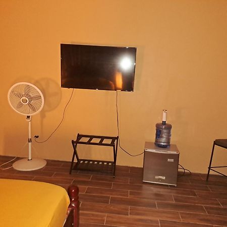 Banyan Rose Room 3 Orange Walk Εξωτερικό φωτογραφία