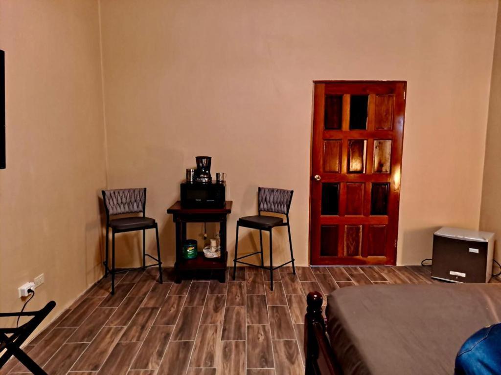 Banyan Rose Room 3 Orange Walk Εξωτερικό φωτογραφία